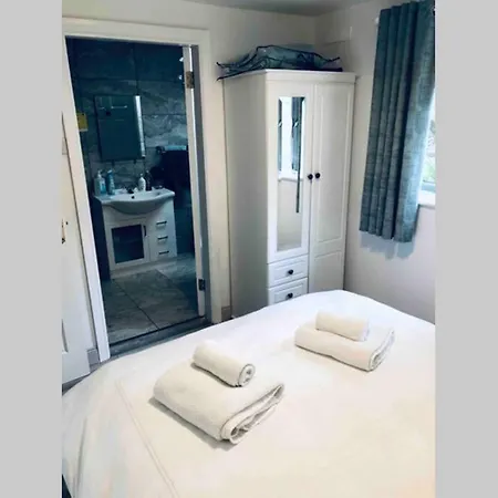 Fuchsia Tranquil Modern Seaside On The Wild Atlantic Way * Galway