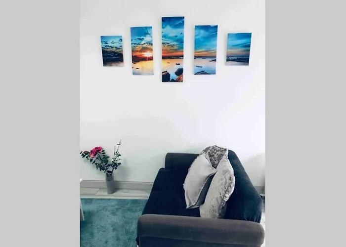 Fuchsia Tranquil Modern Seaside On The Wild Atlantic Way غالواي
