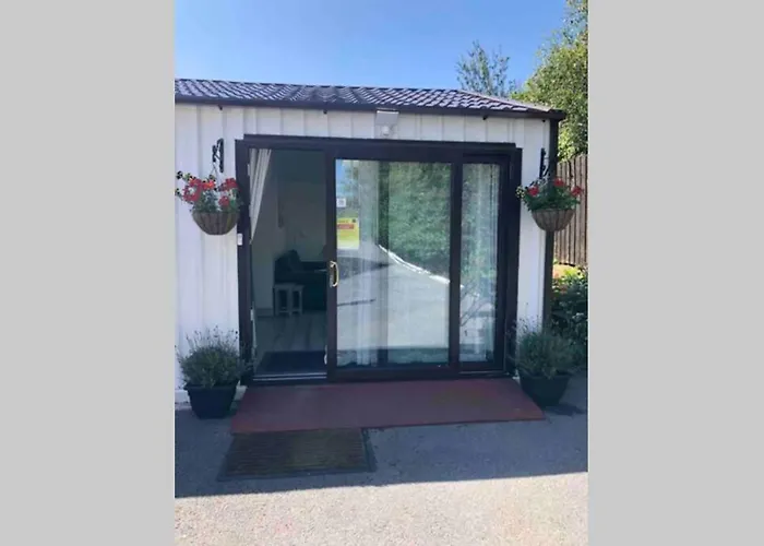 Апартаменты Fuchsia Tranquil Modern Seaside On The Wild Atlantic Way *