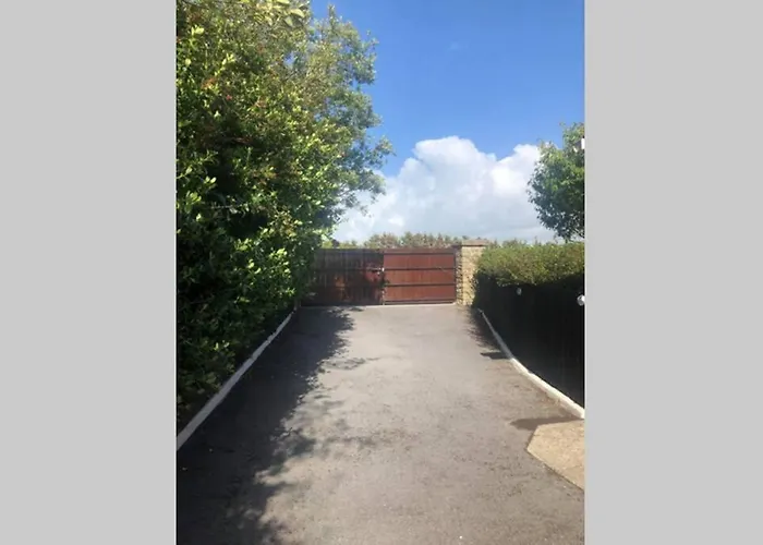 Fuchsia Tranquil Modern Seaside On The Wild Atlantic Way * Galway